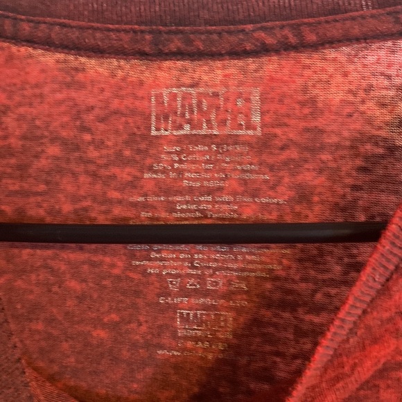 Red Marvel Deadpool T-shirt - Picture 2 of 3